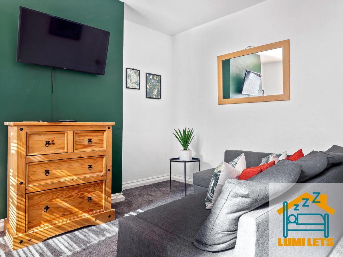 2Br Home In Barrow-In-Furness Sleeps 8 Close To Bae Systems, Hospital, Lakes ภายนอก รูปภาพ